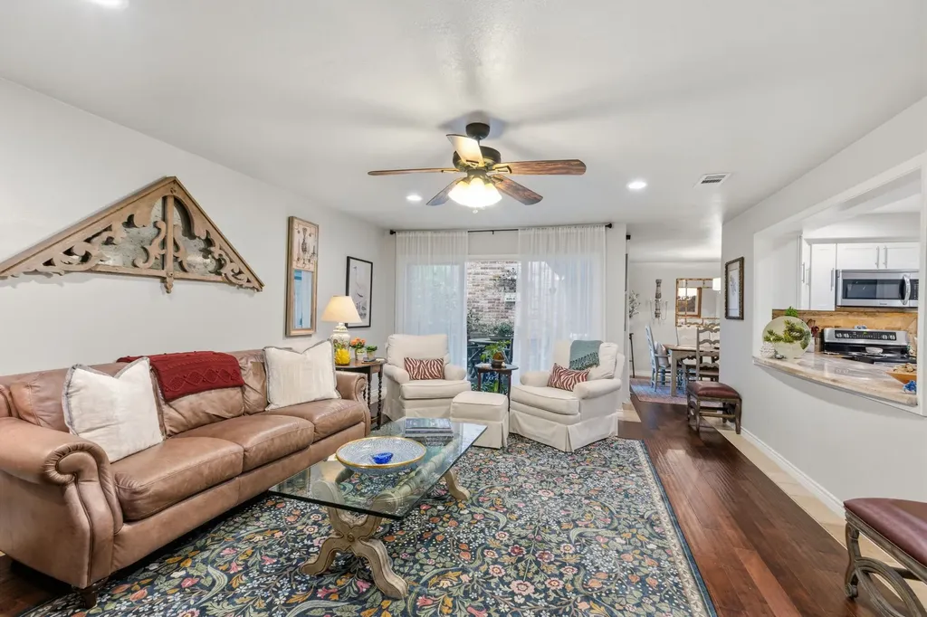 640 S Ripple Creek Drive 640 Houston TX 77057
