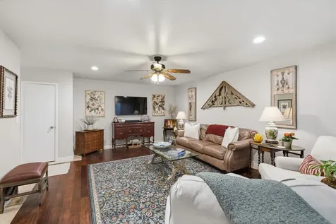 640 S Ripple Creek Drive 640 Houston TX 77057