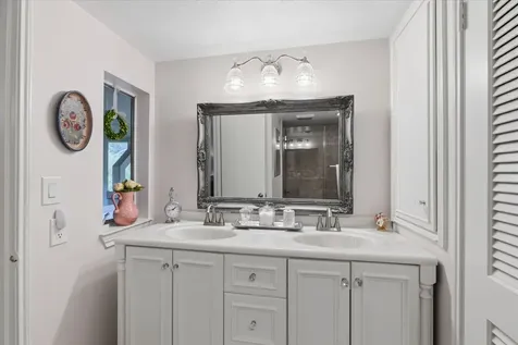 640 S Ripple Creek Drive 640 Houston TX 77057