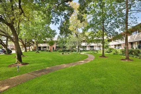 640 S Ripple Creek Drive 640 Houston TX 77057