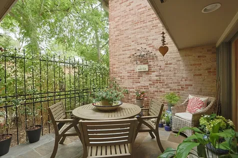 640 S Ripple Creek Drive 640 Houston TX 77057