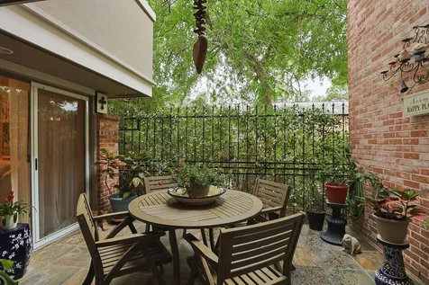 640 S Ripple Creek Drive 640 Houston TX 77057