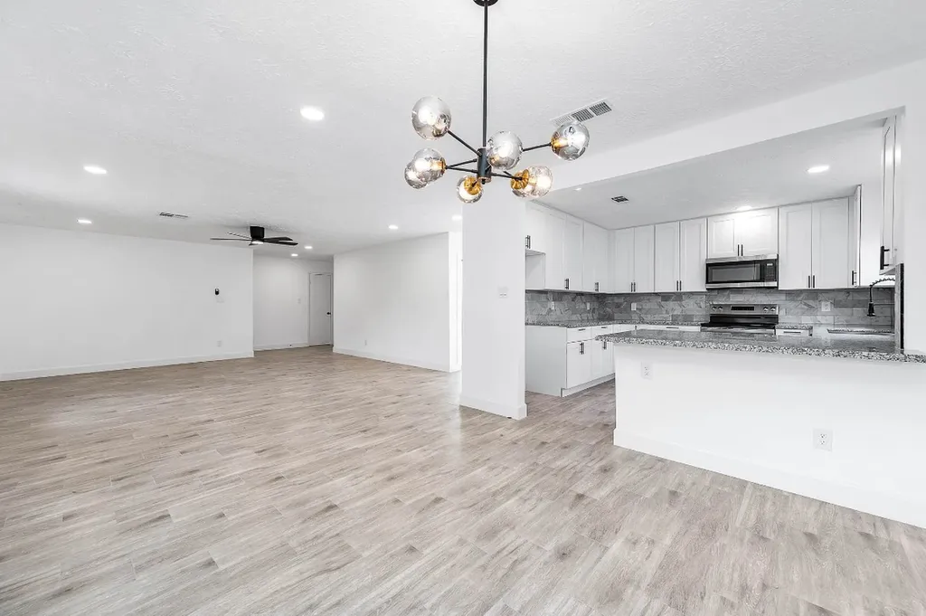 10402 Rancho Bernardo Lane Sugar Land TX 77498