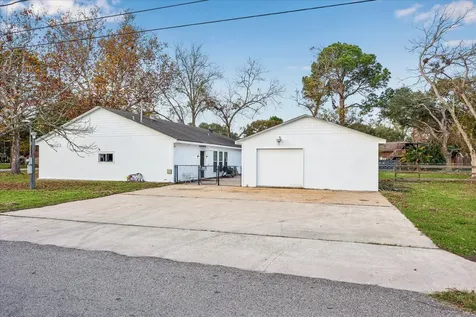 11910 11th Street Santa Fe TX 77510