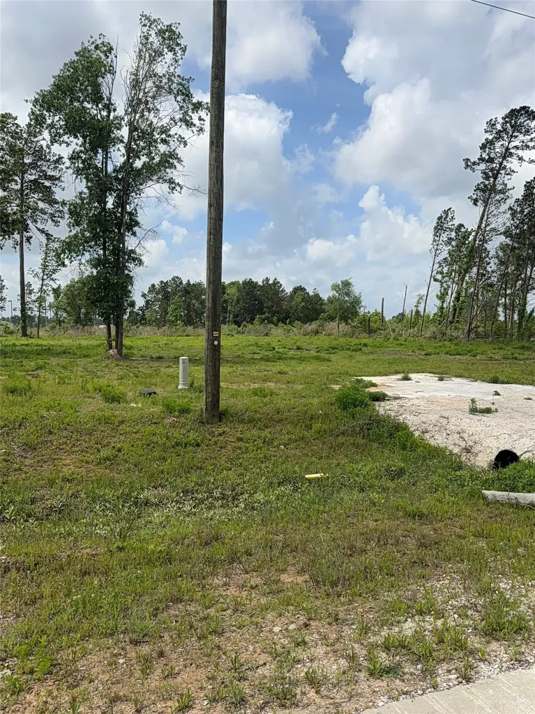 4217 Road 5714 Cleveland TX 77327