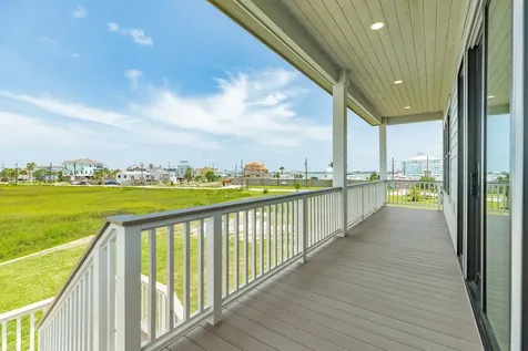 714 Vista Bella Galveston TX 77554
