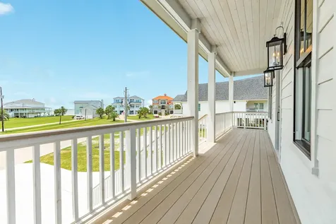 714 Vista Bella Galveston TX 77554