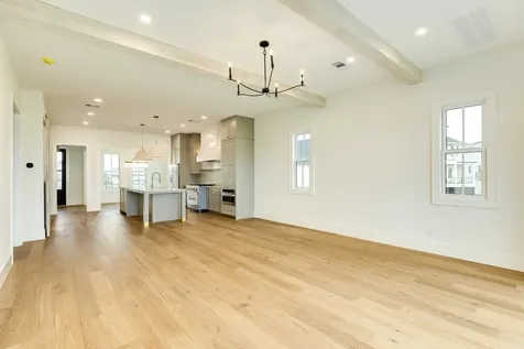 714 Vista Bella Galveston TX 77554
