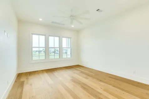 714 Vista Bella Galveston TX 77554