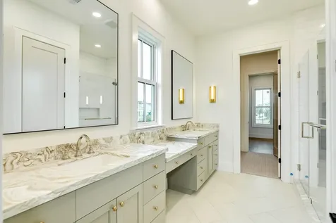 714 Vista Bella Galveston TX 77554