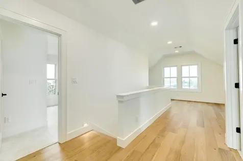 714 Vista Bella Galveston TX 77554
