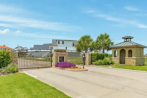 714 Vista Bella Galveston TX 77554