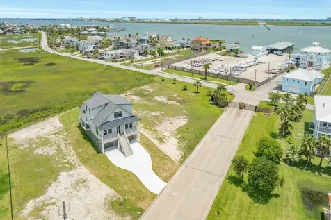 714 Vista Bella Galveston TX 77554