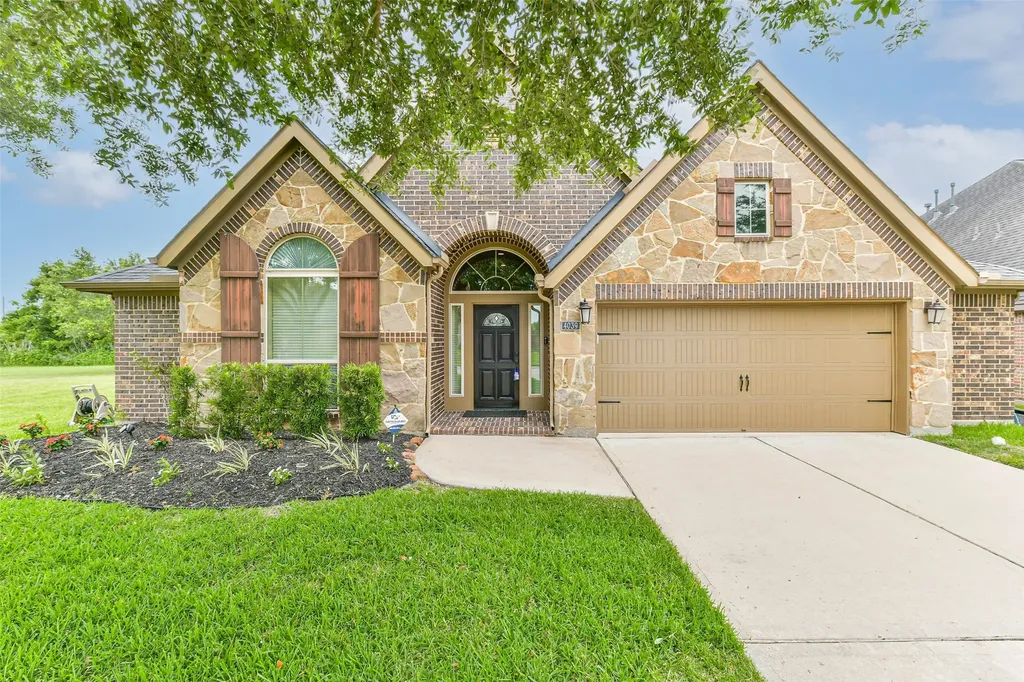 4039 N Creekmont Drive Fresno TX 77545