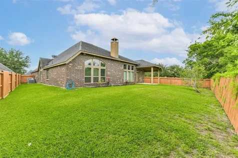 4039 N Creekmont Drive Fresno TX 77545