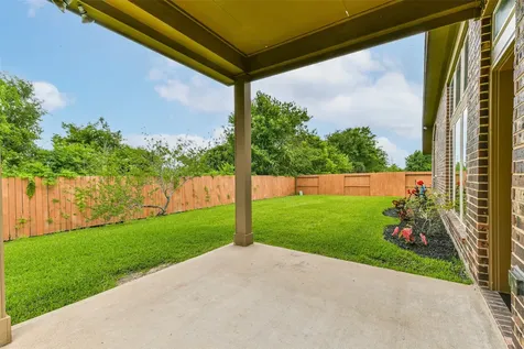 4039 N Creekmont Drive Fresno TX 77545