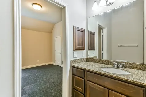 4039 N Creekmont Drive Fresno TX 77545