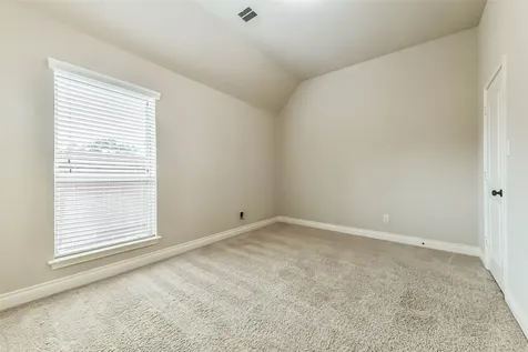 4039 N Creekmont Drive Fresno TX 77545