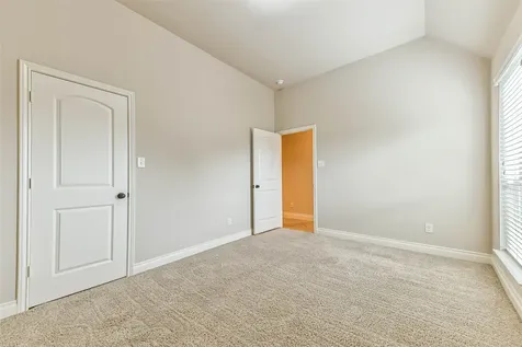4039 N Creekmont Drive Fresno TX 77545
