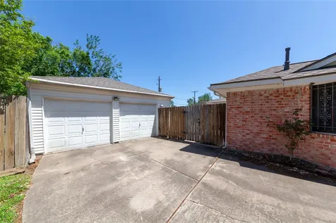 8826 Roos Road Houston TX 77036