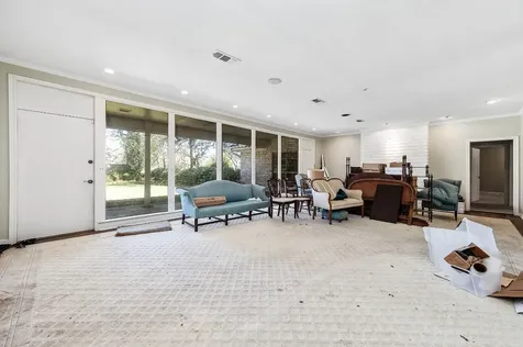 2401 Flora/cr 422 Road Alvin TX 77511