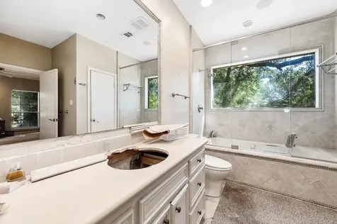 2401 Flora/cr 422 Road Alvin TX 77511