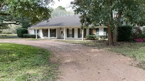 2401 Flora/cr 422 Road Alvin TX 77511