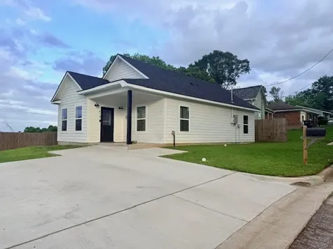 810 Brown Street Brenham TX 77833