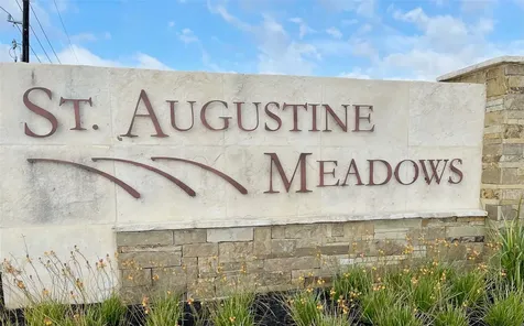 12102 Upper Meadows Avenue Mont Belvieu TX 77535