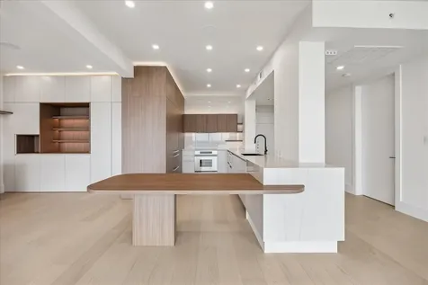 3333 Allen Parkway 1905 Houston TX 77019
