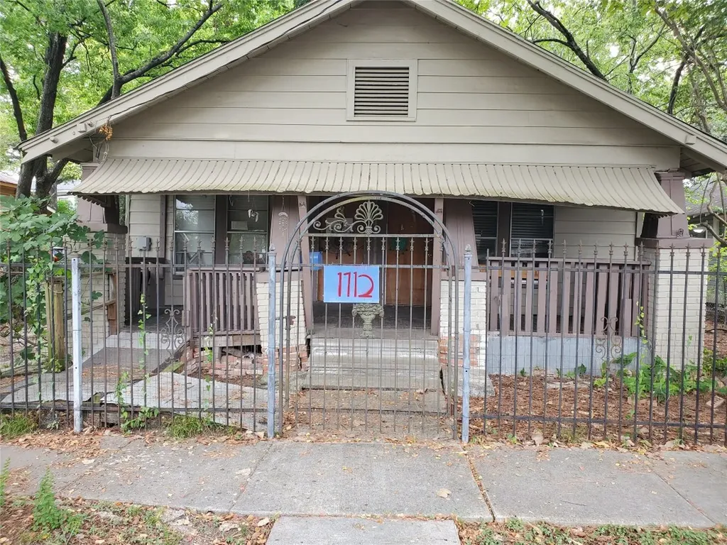1712 Mckee Street Houston TX 77009