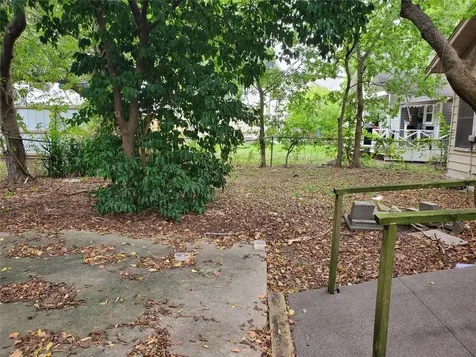 1712 Mckee Street Houston TX 77009