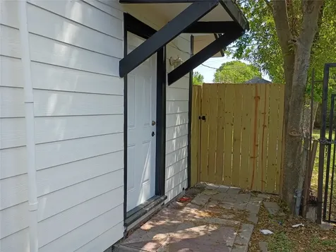 811 Loper Street Houston TX 77017