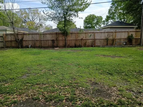 811 Loper Street Houston TX 77017