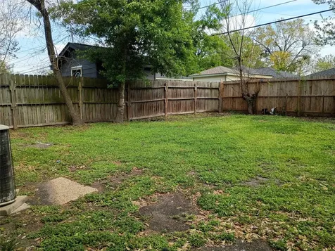 811 Loper Street Houston TX 77017