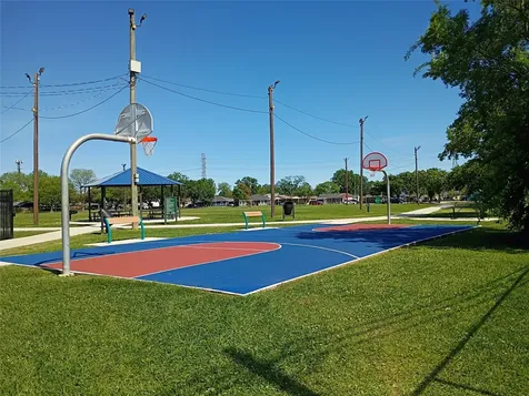 811 Loper Street Houston TX 77017