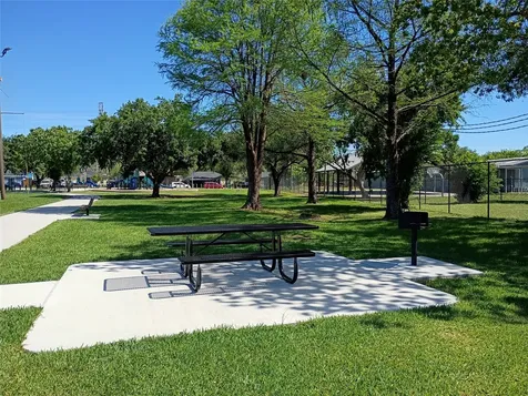 811 Loper Street Houston TX 77017