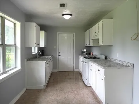 811 Loper Street Houston TX 77017