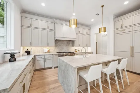 27 Wentworth Place Lane Houston TX 77027