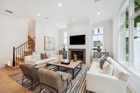 27 Wentworth Place Lane Houston TX 77027