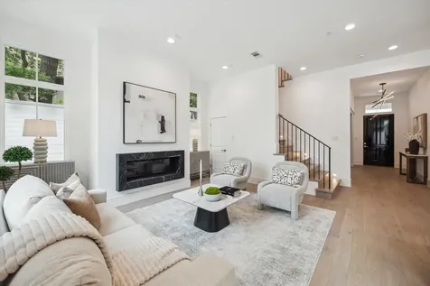 27 Wentworth Place Lane Houston TX 77027