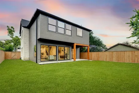 902 E 25th Street Houston TX 77009