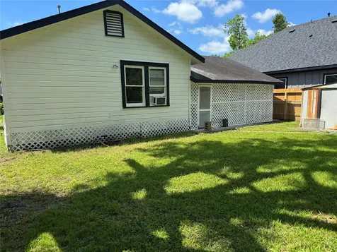 1614 W Sidnor Street Alvin TX 77511