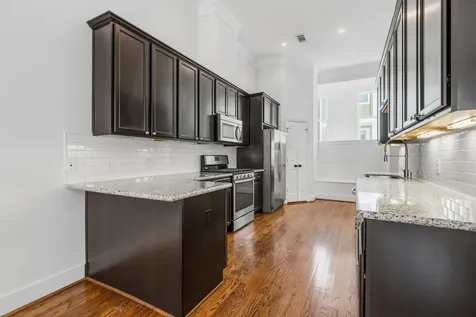 617 W 24th Street Houston TX 77008