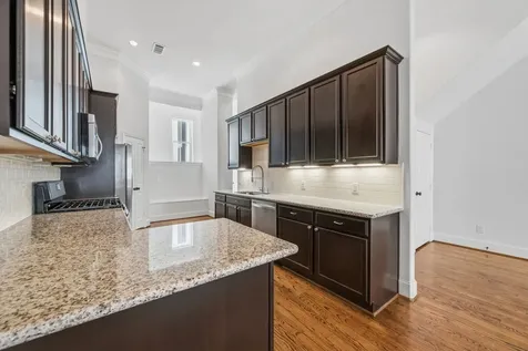 617 W 24th Street Houston TX 77008