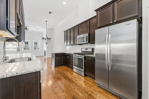 617 W 24th Street Houston TX 77008