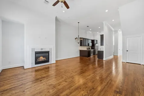 617 W 24th Street Houston TX 77008