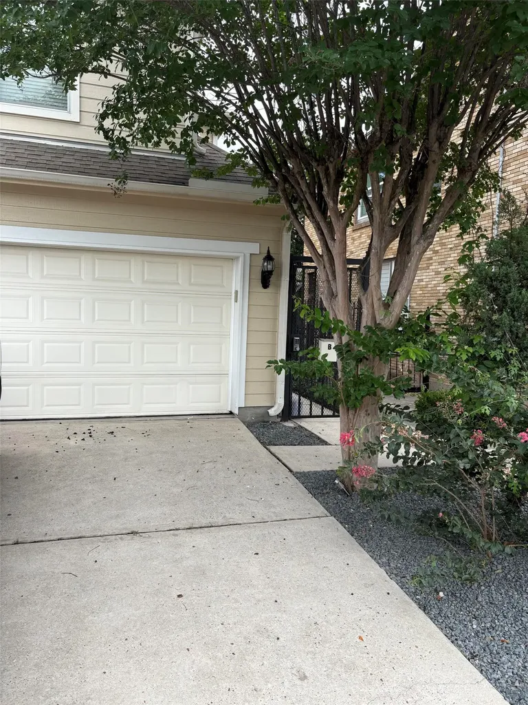 2209 Alabama Street B Houston TX 77004