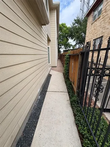 2209 Alabama Street B Houston TX 77004
