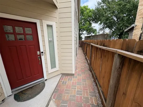 2209 Alabama Street B Houston TX 77004